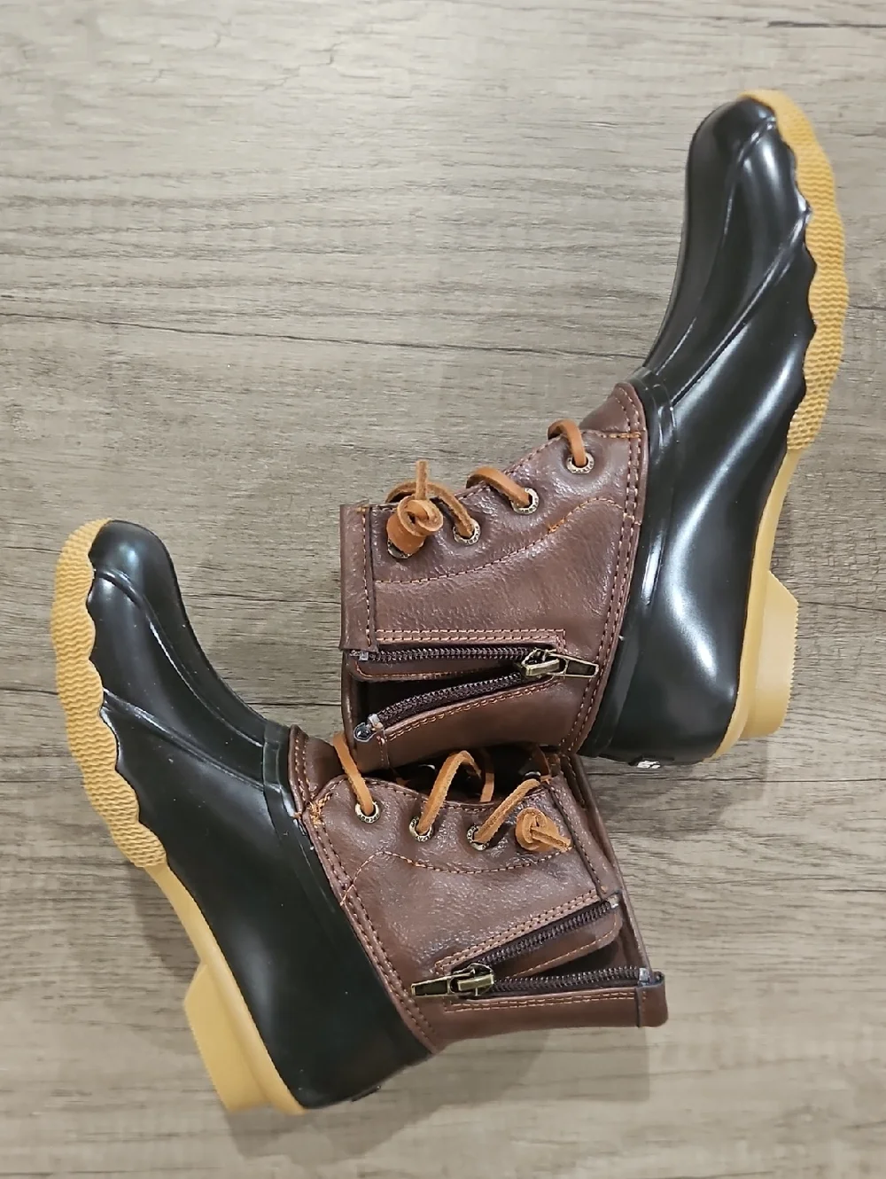 Sperry Salt wster Two-Tone Duck Boots in Brown & Black Girl's size 1M